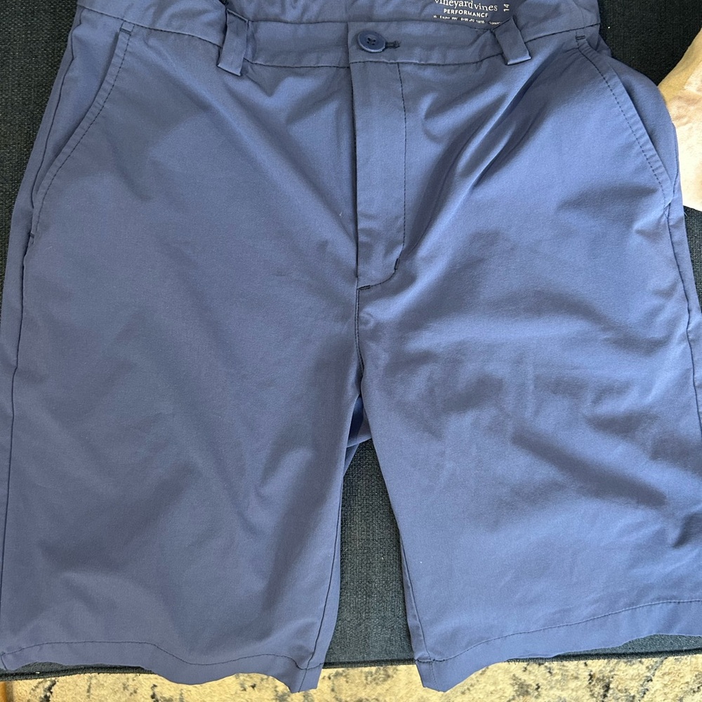 Boys Vineyard Vines shorts sz 14